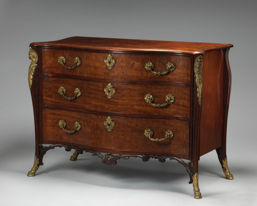 Antique chest of drawers, furniture valuation