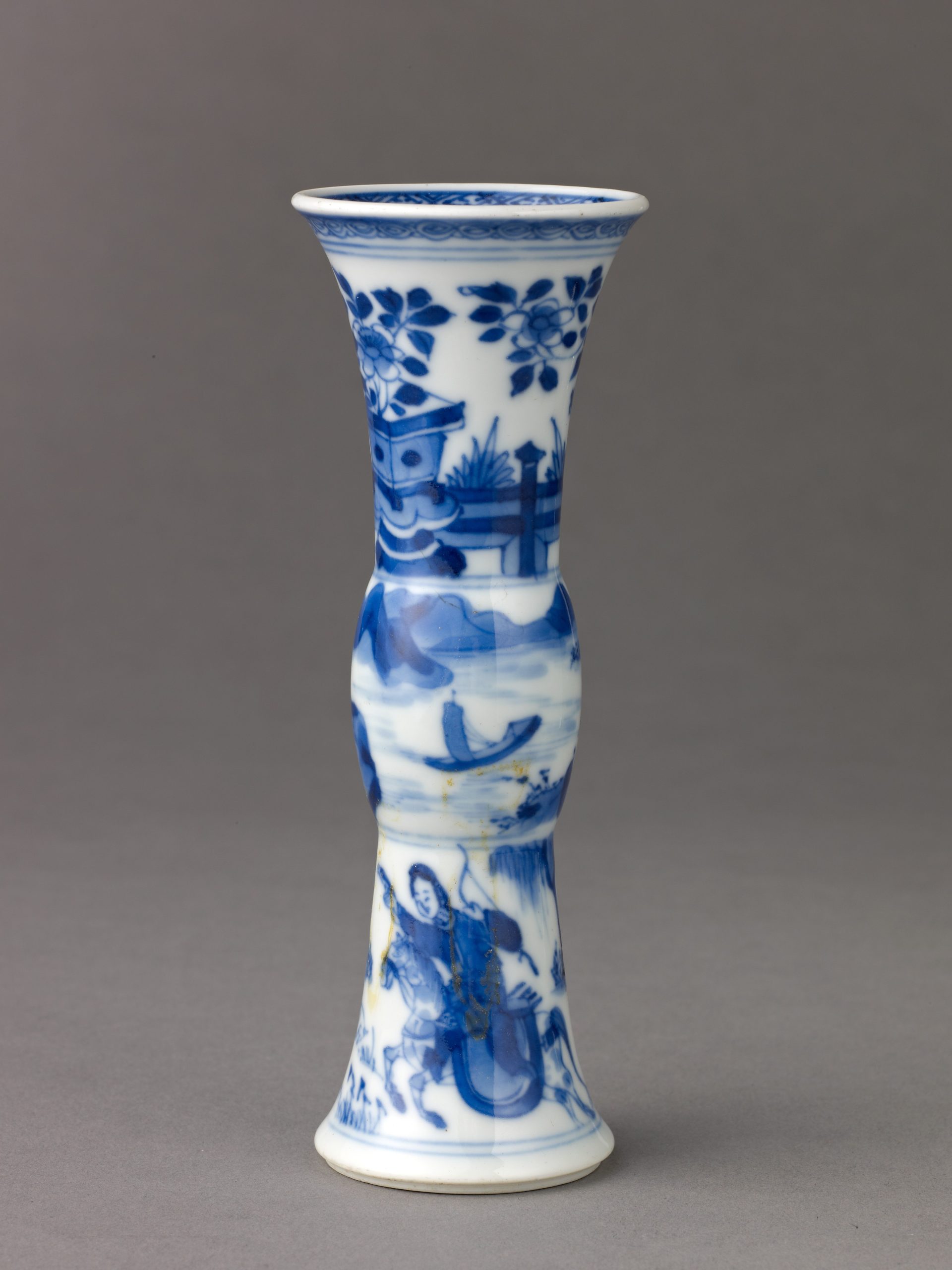 Chinese blue and white porcelain vase, insurance valuation.